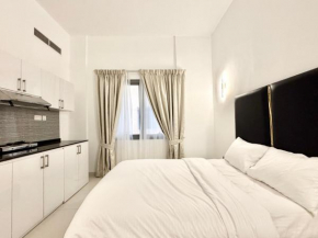 Ideal Short Term Rental Studio on Sheikh Zayed Road Near Key Landmarks